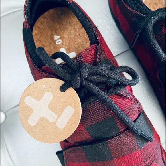 OTZ Shoes Canvas Red/Black Plaid Lace Up Velcro - Picture 3 of 10